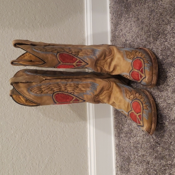 Corral Shoes - Corral heart peace sign boots